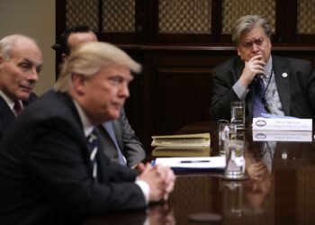 2017 02 01 bannon