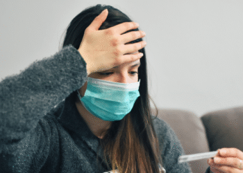 المتحور الجديد "نيمبوس".. تعرف على أعراضه قبل السفر