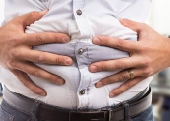 ودع الانتفاخ.. 5 مشروبات مدهشة تنقذك!