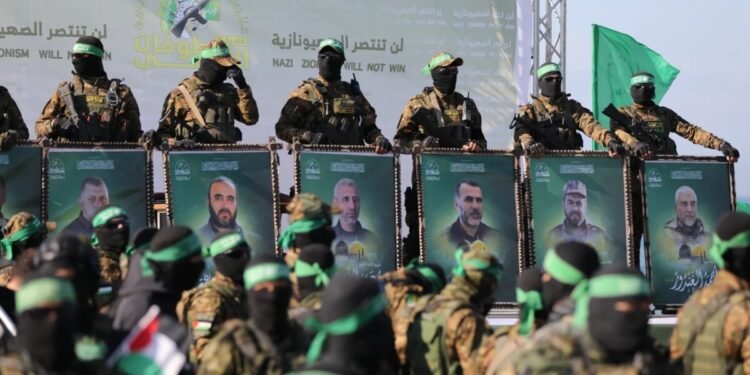 حماس في مواجهة اتهامات تقويض الإغاثة وتعطيل الهدنة في غزة