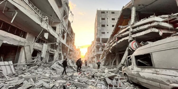 كيف يؤثر التصاعد الإقليمي على مفاوضات التهدئة في غزة؟