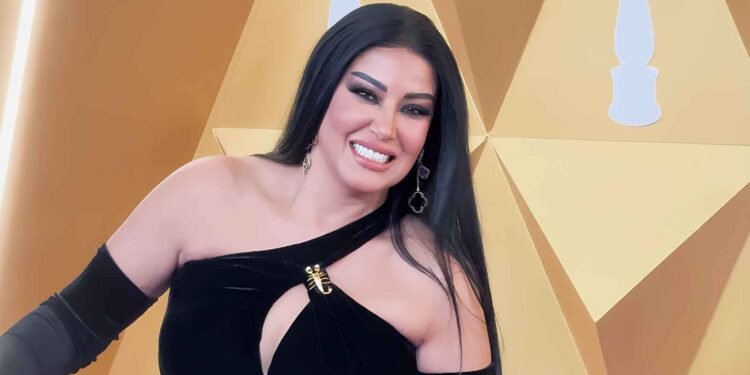 سمية الخشاب تكشف حقيقة زواجها (فيديو)