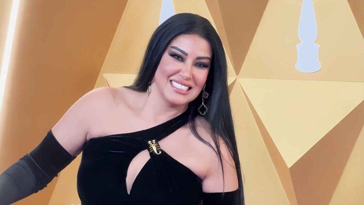 سمية الخشاب تكشف حقيقة زواجها (فيديو)