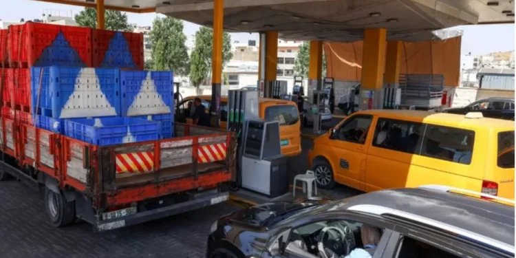 عودة الوقود للضفة الغربية.. خطوة نحو الاستقرار