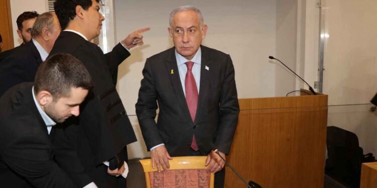 فساد رئيس حكومة الاحتلال.. نتنياهو يوظف التصعيد للهروب من القضاء