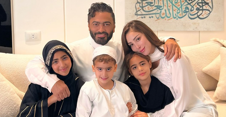 بسمة بوسيل تطلب الدعاء لابن تامر حسني!