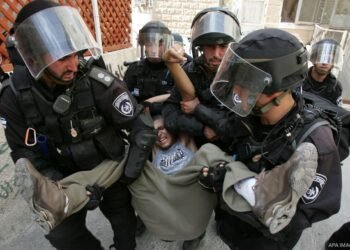 جيش الاحتلال يلاحق العائلات.. حملة منظمة لتفكيك النسيج الفلسطيني