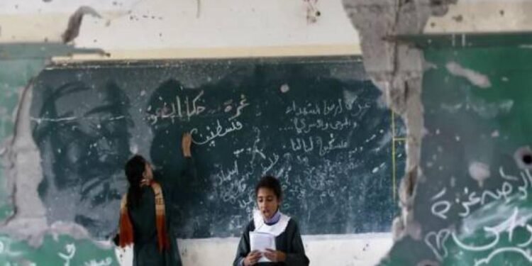 وسط قمع الاحتلال.. التعليم يتحول إلى صراع هوية للطلبة الفلسطينيين