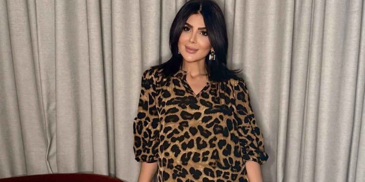 إلهام الفضالة تبهر ابنتها بسيارة فارهة (فيديو)