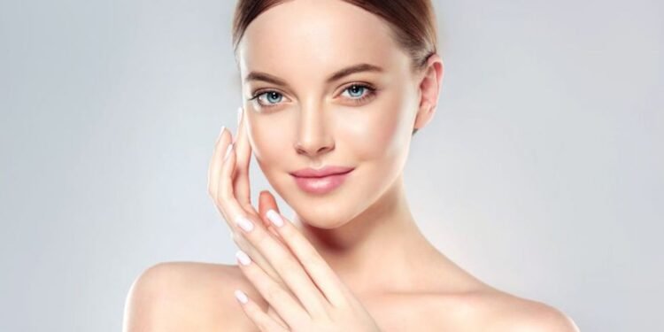 لبشرة صافية.. تجنبي هذه العادات الأربع