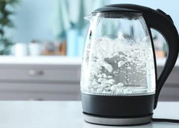 احذر.. غلي الماء خطر على حياتك في هذه الحالة!
