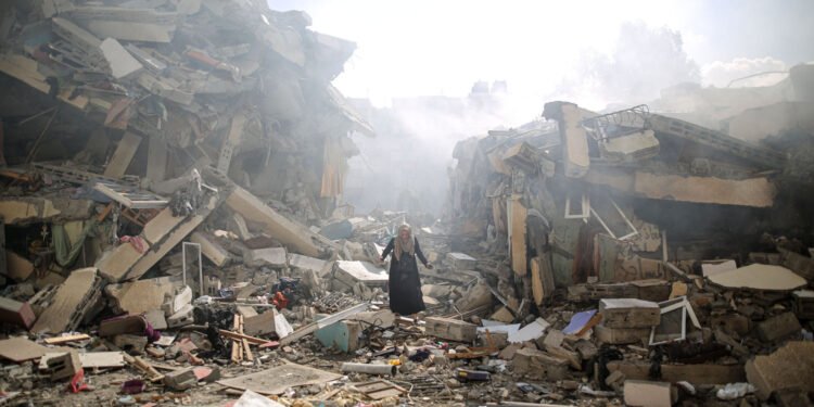 أرقام الموت ترتفع والضمير العالمي غائب.. غزة بين النار والجوع