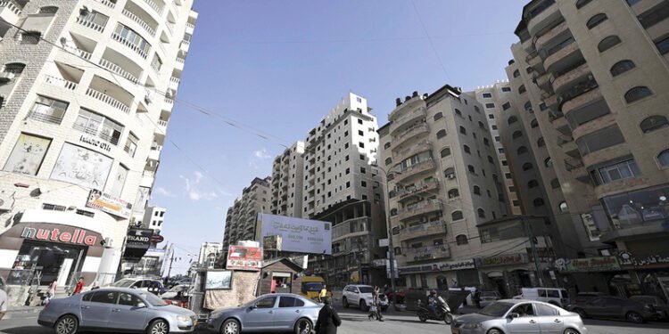 القدس تئن تحت الإسمنت: صراع السكن يكشف وجوهًا غير بريئة