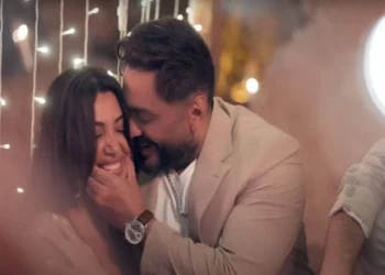 فيديو تامر حسني مع ملكة جمال الكون يثير الجدل!