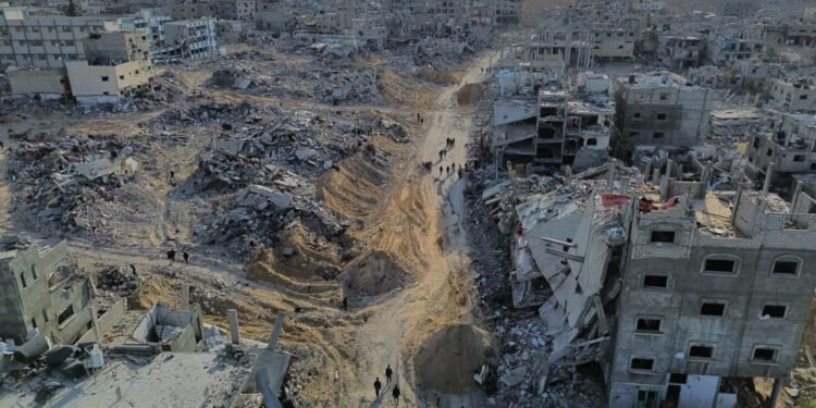 غزة بين شعار الصمود واستحقاق الحياة