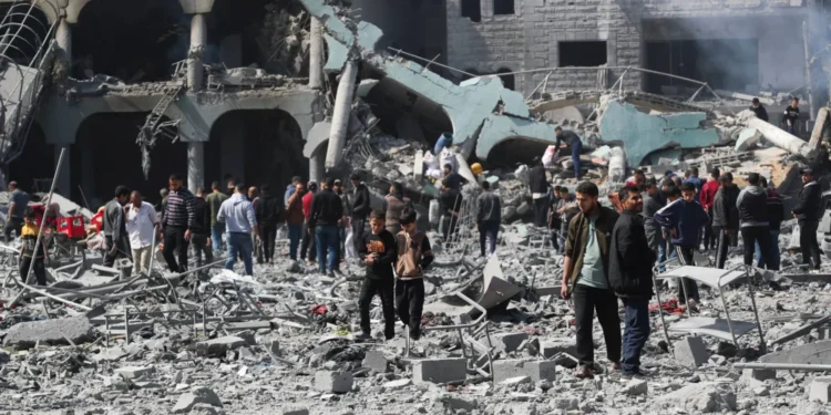 الصليب الأحمر: الوضع الصحي في غزة ينهار ومراكز المساعدات “مصيدة”