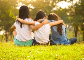 الصداقة الحقيقية: دليلك لتكون صديقًا مخلصًا