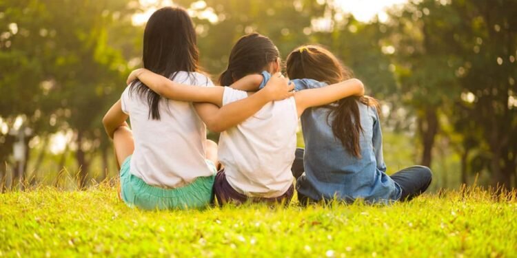 الصداقة الحقيقية: دليلك لتكون صديقًا مخلصًا