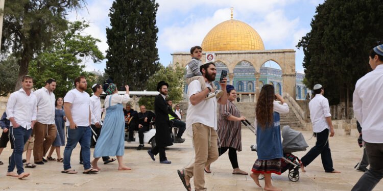 استفزاز علني في المسجد الأقصى.. زفاف استيطاني يهدد الهوية الإسلامية