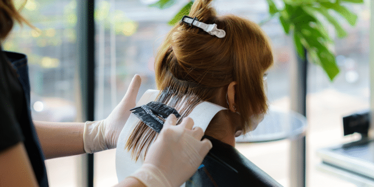 للحفاظ على لون الشعر المصبوغ.. نصائح هامة