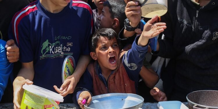 الموت البطيء في غزة..كيف يستخدم الاحتلال الجوع كسلاح؟