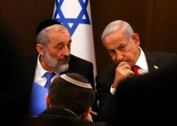 الائتلاف الحاكم في إسرائيل يتصدع.. كيف يبتز “شاس” الحكومة دون أن ينسحب؟