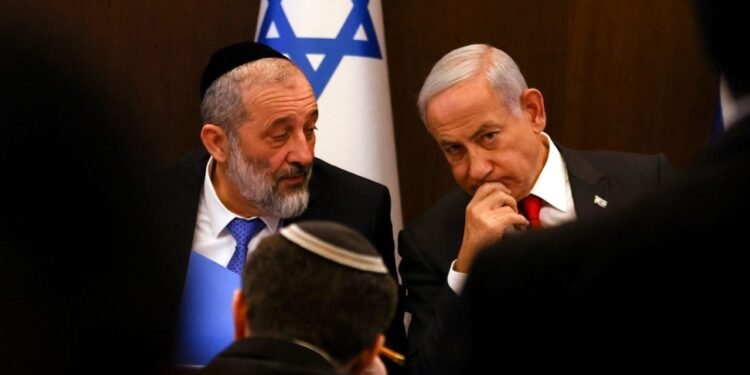 الائتلاف الحاكم في إسرائيل يتصدع.. كيف يبتز “شاس” الحكومة دون أن ينسحب؟