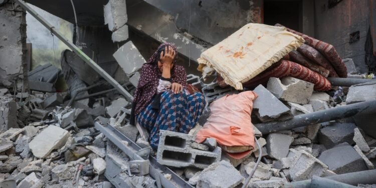 وسط صمت دولي فادح.. توزيع الغذاء يتحول إلى كارثة إنسانية في غزة