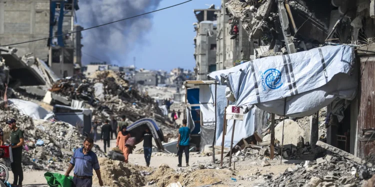 أوامر الإخلاء الإسرائيلية في غزة: سياسة عسكرية أم تهجير ممنهج؟