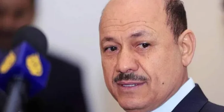 هل يتفكك مجلس القيادة الرئاسي في اليمن؟.. توترات داخلية تهدد وحدة السلطة الانتقالية