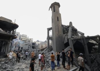 إحراق الكنائس وتدنيس المساجد.. لماذا يستهدف الاحتلال والمستوطنين دور العبادة؟