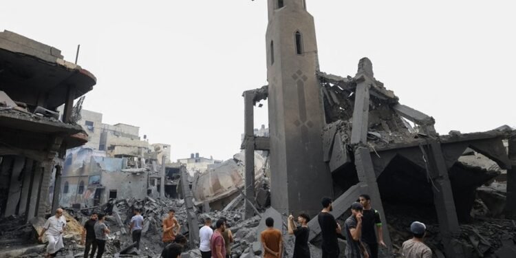 إحراق الكنائس وتدنيس المساجد.. لماذا يستهدف الاحتلال والمستوطنين دور العبادة؟