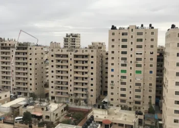 بين الجدارين.. أي شقة تختار في القدس؟