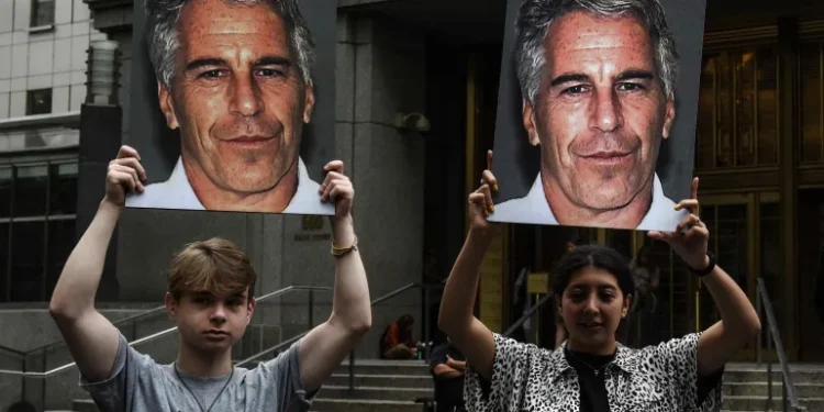 ترامب ونظرية “ماغا”… حين تصبح الشعارات أداة للسيطرة ونفي الحقائق