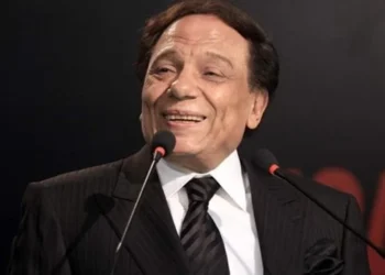 عادل إمام يظهر في حفل زفاف حفيده بعد غياب طويل (صورة)