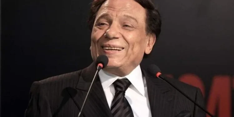 عادل إمام يظهر في حفل زفاف حفيده بعد غياب طويل (صورة)