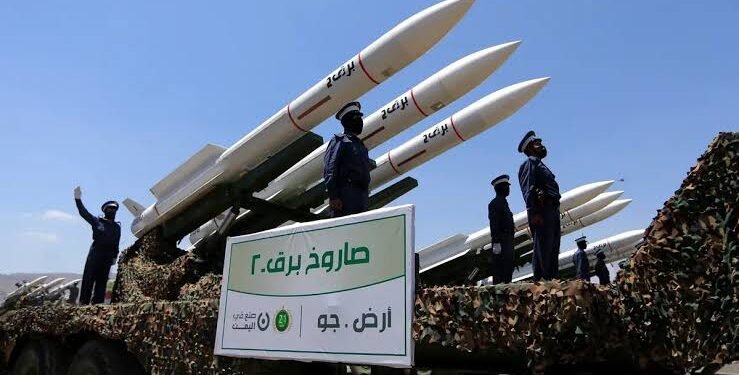 صاروخ من اليمن في سماء إسرائيل.. اعتراض جديد يُشعل التوتر في الشرق الأوسط