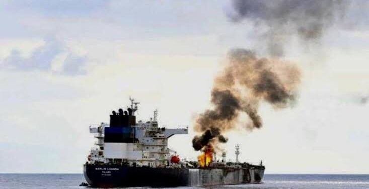 عودة اللهيب إلى البحر الأحمر.. الحوثيون يُغرقون الناقلة «ماجيك سيز»