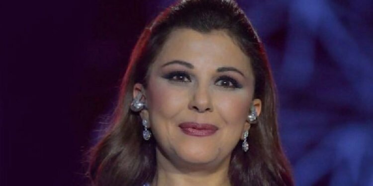 ماجدة الرومي وفيروز.. موقف مؤثر في عزاء زياد الرحباني (فيديو)