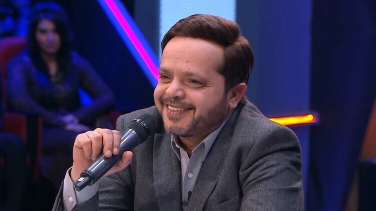 محمد هنيدي يطمئن جمهوره على صحته