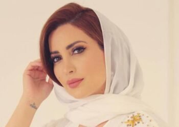 نسرين طافش بالحجاب في المدينة.. رسالة سلام وجمال