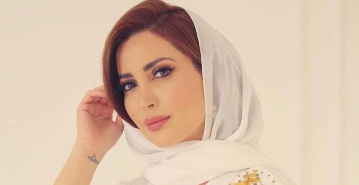 نسرين طافش بالحجاب في المدينة.. رسالة سلام وجمال