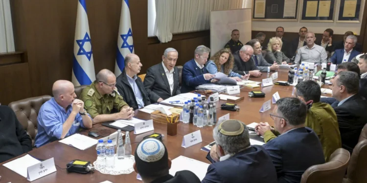 تحذيرات عسكرية إسرائيلية: احتلال غزة «فخ استراتيجي»