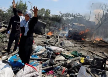 مجزرتان في خان يونس.. ضحايا تحت الأنقاض والإسعاف تعجز عن إنقاذهم