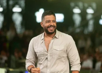 حماقي ينسحب من The Voice ويكشف عن ألبومه الجديد