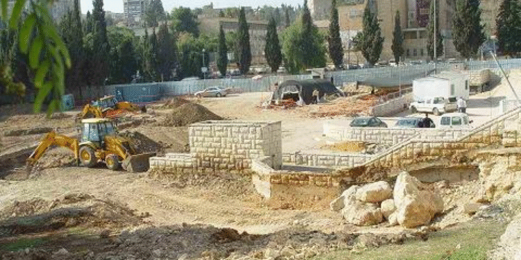 مقبرة مأمن الله.. شاهد حي على محاولات إسرائيل لإلغاء الذاكرة الفلسطينية