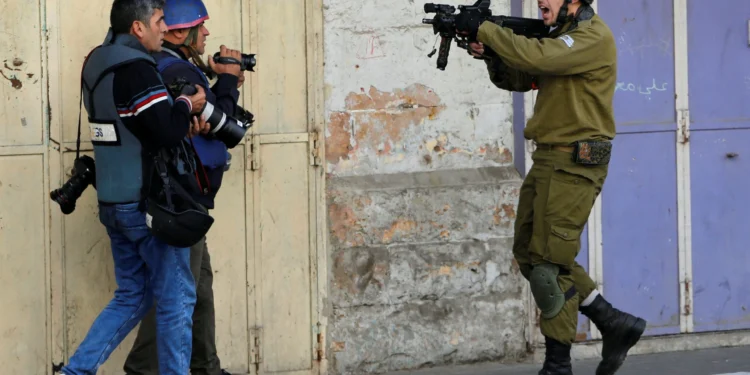 نقابة الصحفيين تكشف تحريض الإعلام العبري على قتل الفلسطينيين