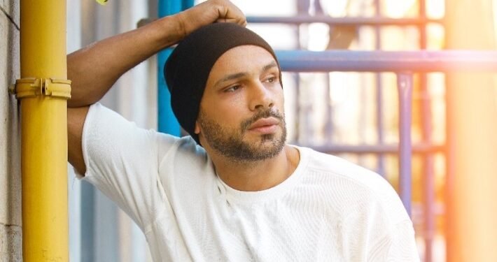 محمد عطية:تعرضت للضرب من حبيبتي لهذا السبب