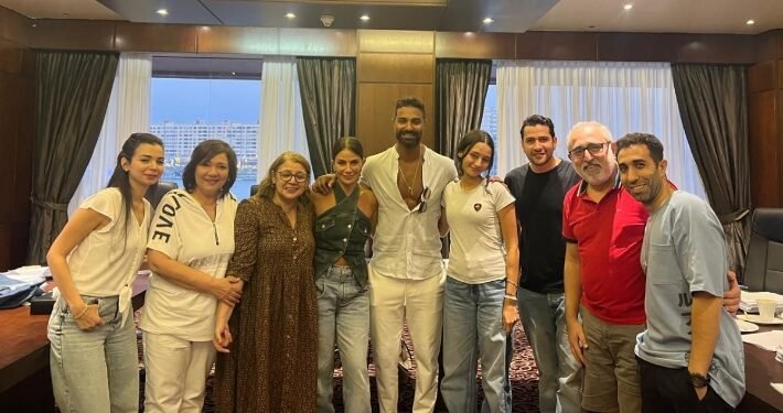 حقيقة خلاف كريم فهمي ومخرج مسلسل 220 يوم