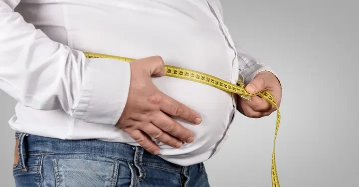 5 مشروبات صباحية لنسف دهون البطن